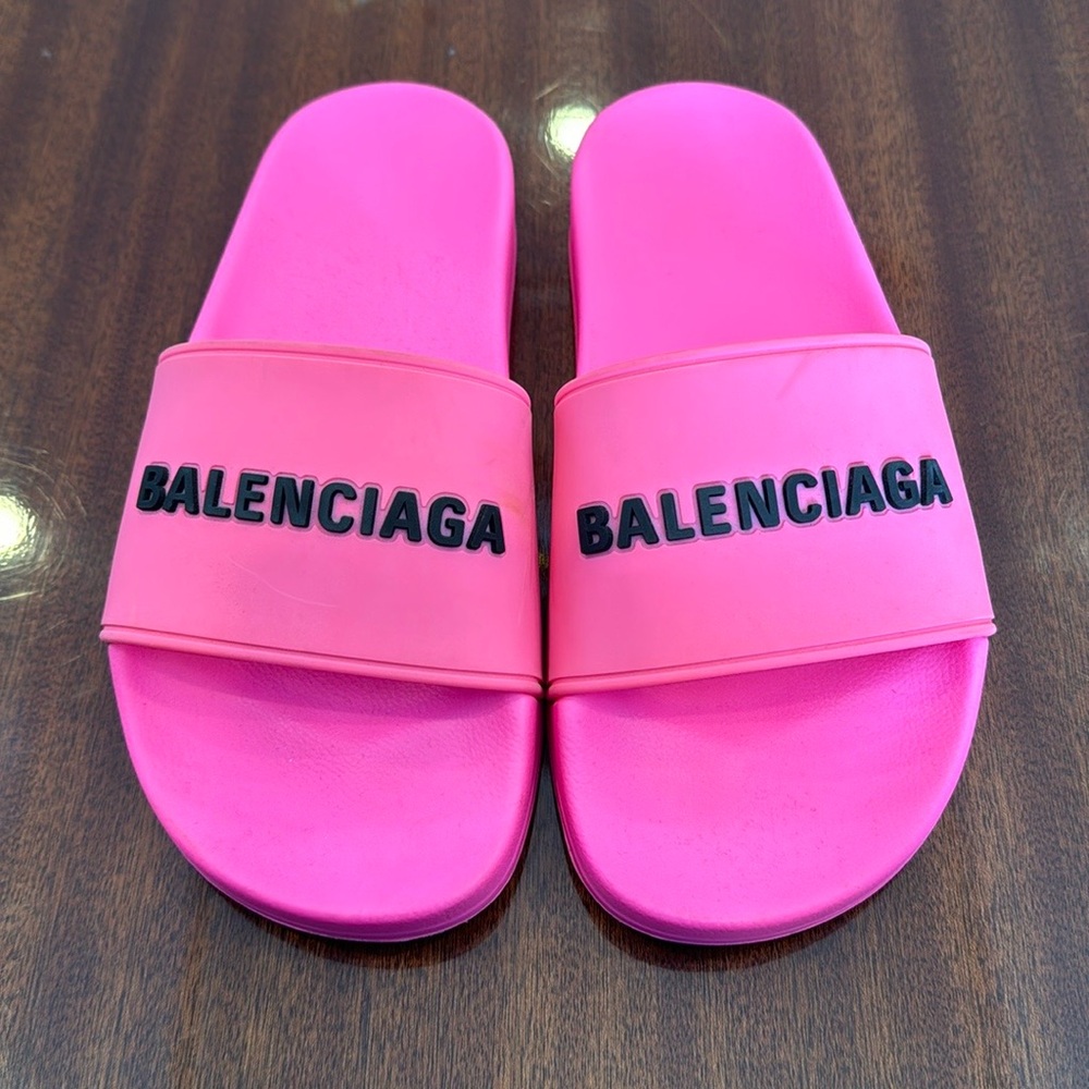 Women pink Balenciaga slides